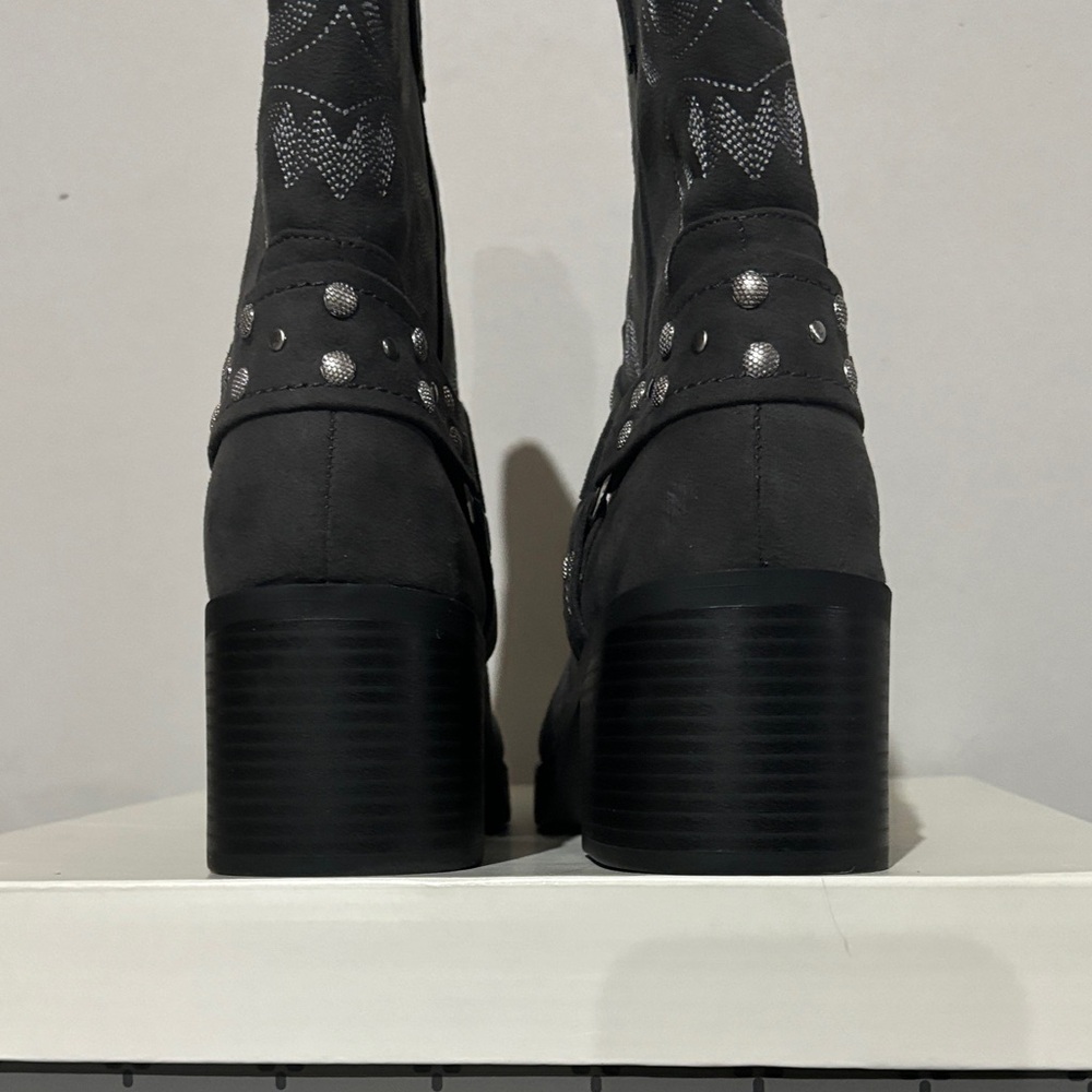Sun + Stone Norah Charcoal Boot - Picture 4 of 5